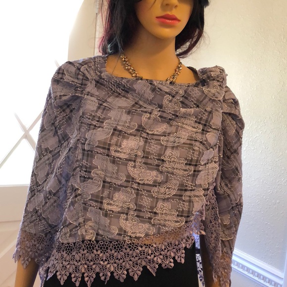 Beautiful lavender, scarves, poncho.in Tokyo. - Picture 4 of 7